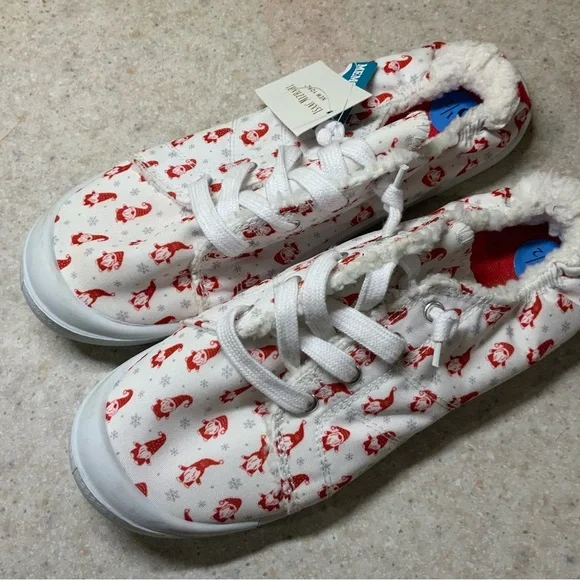 Isaac Mizrahi White and Red Patterned Sneakers - Picture 1 of 3